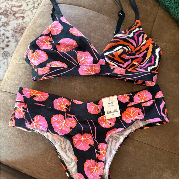 DVF set - Picture 1 of 5